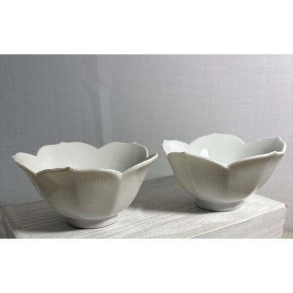 4 Petal Shaped Lotus Bowls White Ceramic Textured Minamilist Elegant Vintage - Picture 9 of 13